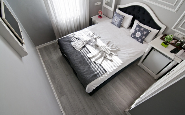 Nova City Hotel