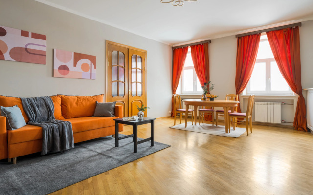 Апартаменты в видом на реку Фонтанку