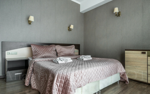 Oplot - Vidovye s odnoj spal'nej i balkonom 4 Apartments