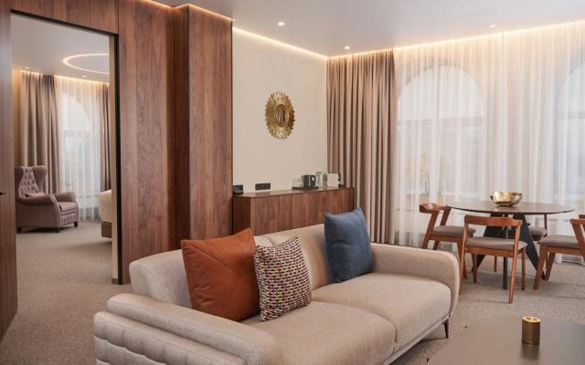 Aura City Hotel