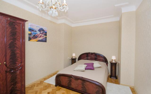 V tsentre na ulice Volodarskogo 18 Apartments