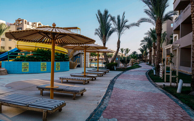 El Karma Aqua Beach Resort Hotel