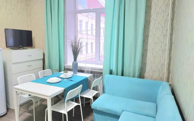 U Chasovoy Bashni S Prostornoy Kukhney Flat