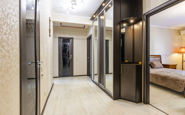 Apartment 3 Bedrooms 2 Bathrooms 8 Guests