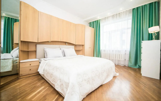 Апартаменты 3х комнатные Карла Маркса 25 Центр