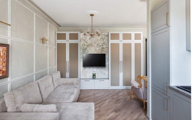 Lux na Ploschadi Pobedy Apartments