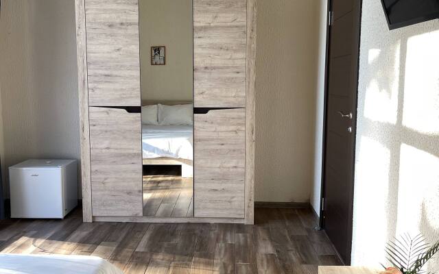 S basseynom i 5 master spalnyami Villa