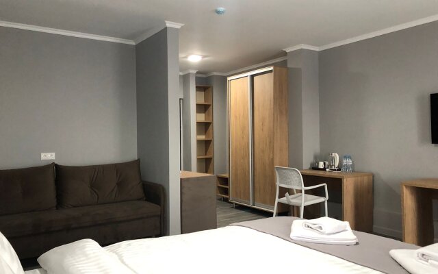 Port Hotel
