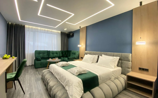 Royal Status Hotel
