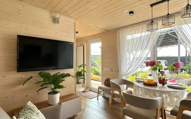Eko s Basseynom Guest House