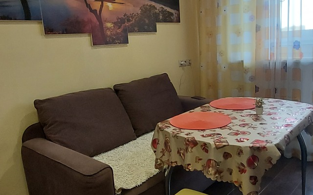 Uyutnaya kvartira s shikarnym vidom iz okna Flat