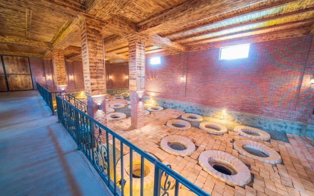 Burki Castle & Cellar Hotel