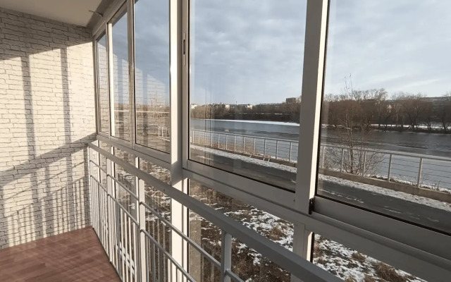 Tsentr. Bereg Reki Apartments