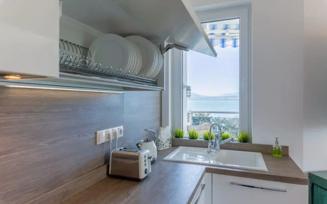 Na Primorskoy 30A Flat