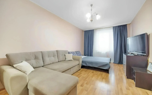 Квартира Как Дома с видом на Дом и Улицу