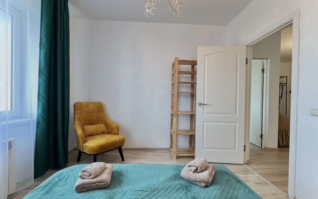 Na Ulitse Kashtanovaya Alleya 169 Flat
