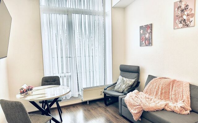 Briz na Tulonskoy allee Flat