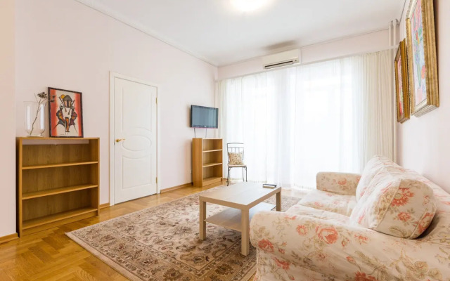 Na Zamoryonova Apartments