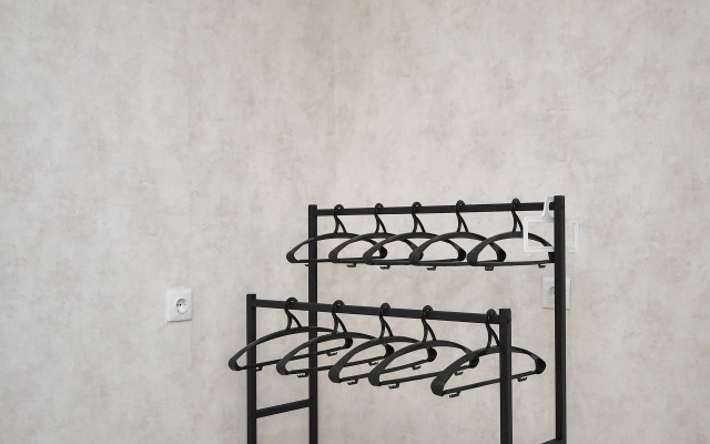 Prostornaya Kvartira Vozle SFU Flat