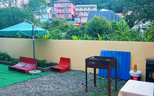Oazis Na Molodezhnoj Guesthouse