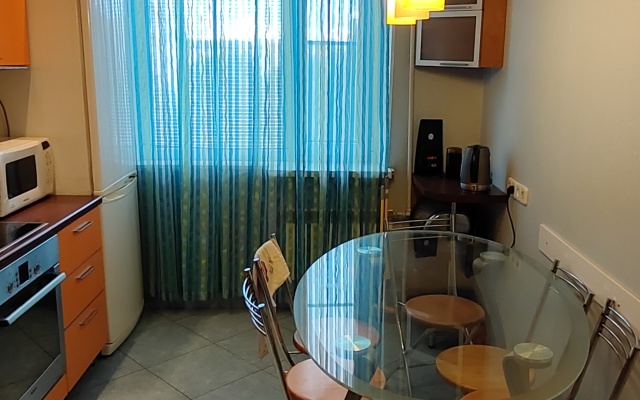 Квартира 3-комнатная на Строителей 37