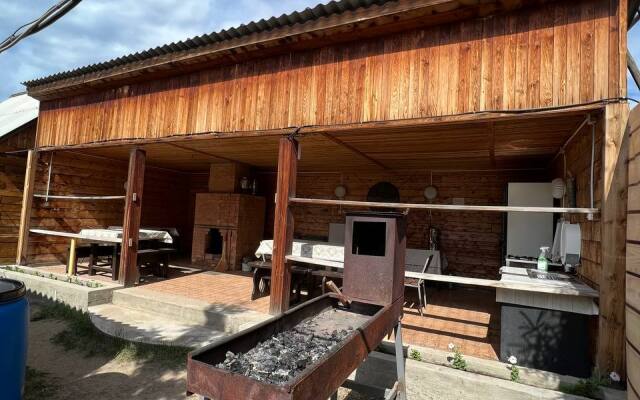 Zhemchuzhina Olkhona Guest House