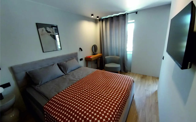 Квартира новая в центре RomanovApart