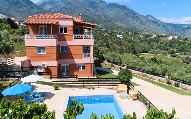 Aqua Mare Villa Heated Pool