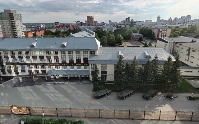 100 Nochey Na Komsomolskom 80Е Apartments