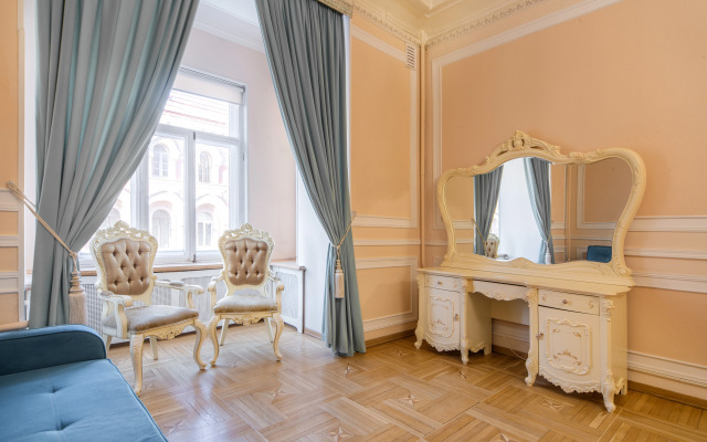 Квартира на Рубинштейна 4