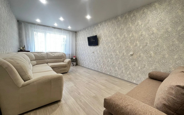 Uyutnaya Dvukhkomnatnaya S Akvariumom Flat