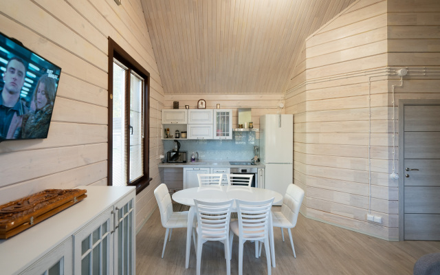 Отель Дом у реки Алтын-Ай