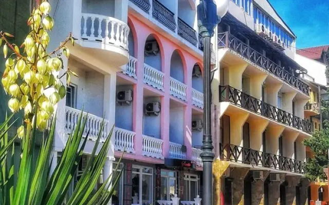 Частный дом Алустон