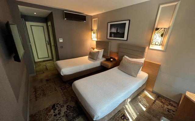 Отель All Seasons