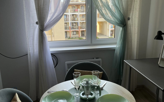 Flat Appartamenty S Vidom Na Basseyn