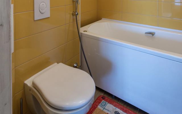 Dvukhurovnevaya S Terrasoy dlya pary Flat