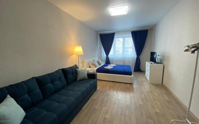 Ryadom S Yakht Klubom Admiral Flat