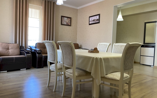 396 Michurina 7 Guest House