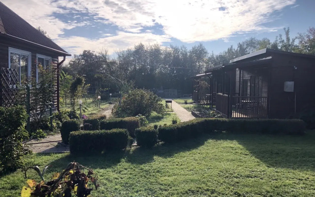 Domik U Ozera Bungalow
