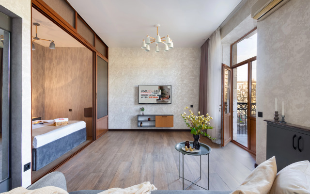 KeyGo #0034, 1 Bedroom, Balcony, City Center Apartments