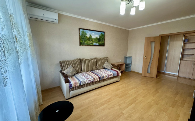 Na Ulitse Matrosova 46 Flat