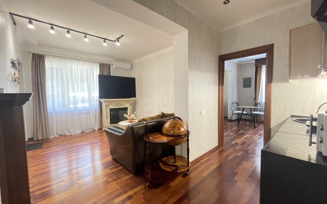 2-Kh Komnatnaya v Tsentre Goroda Flat