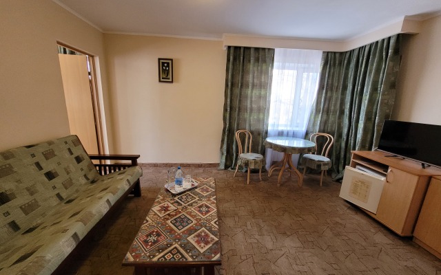 Ilek Hotel