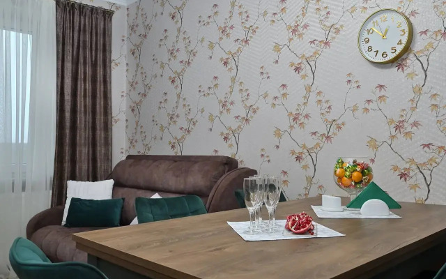 V Tsentre, Na Gagarina Flat
