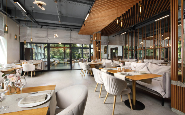 Amk Montis Hotel