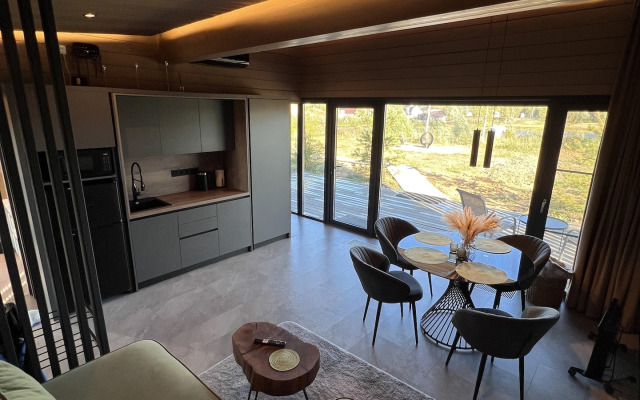 Частный дом Lakeside house