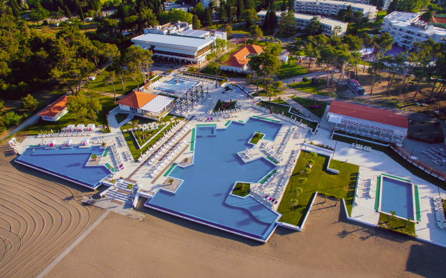 Отель Azul Beach Resort Montenegro by Karisma  - All Inclusive