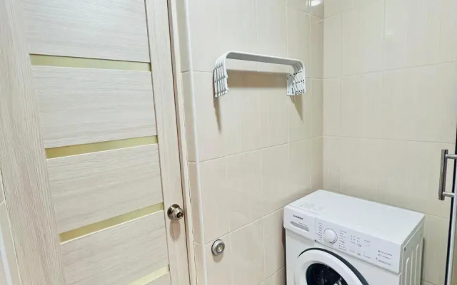 Trekhmestnaya Studiya S Balkonom Apartments