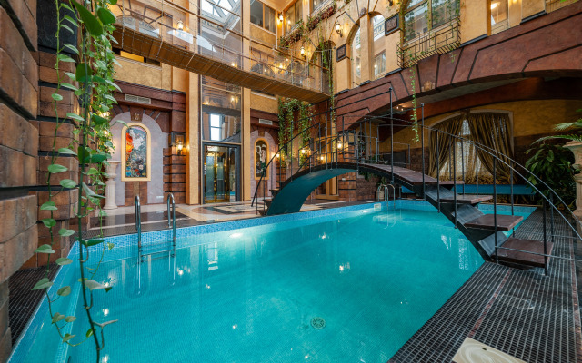 Atrium Private house