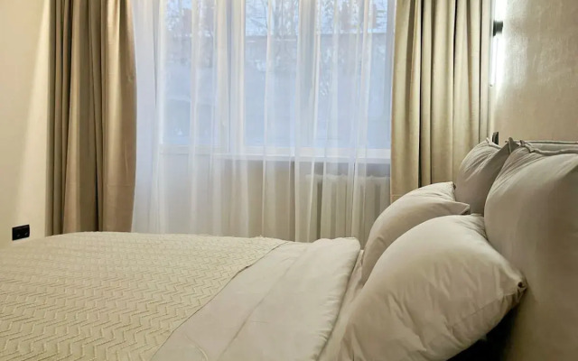 Dvukhkomnatnaya Lyuks Na Zelenoy 7a Flat